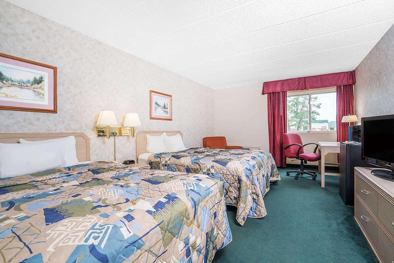 Days Inn Hotel & Conference Center Ла-Кросс Экстерьер фото