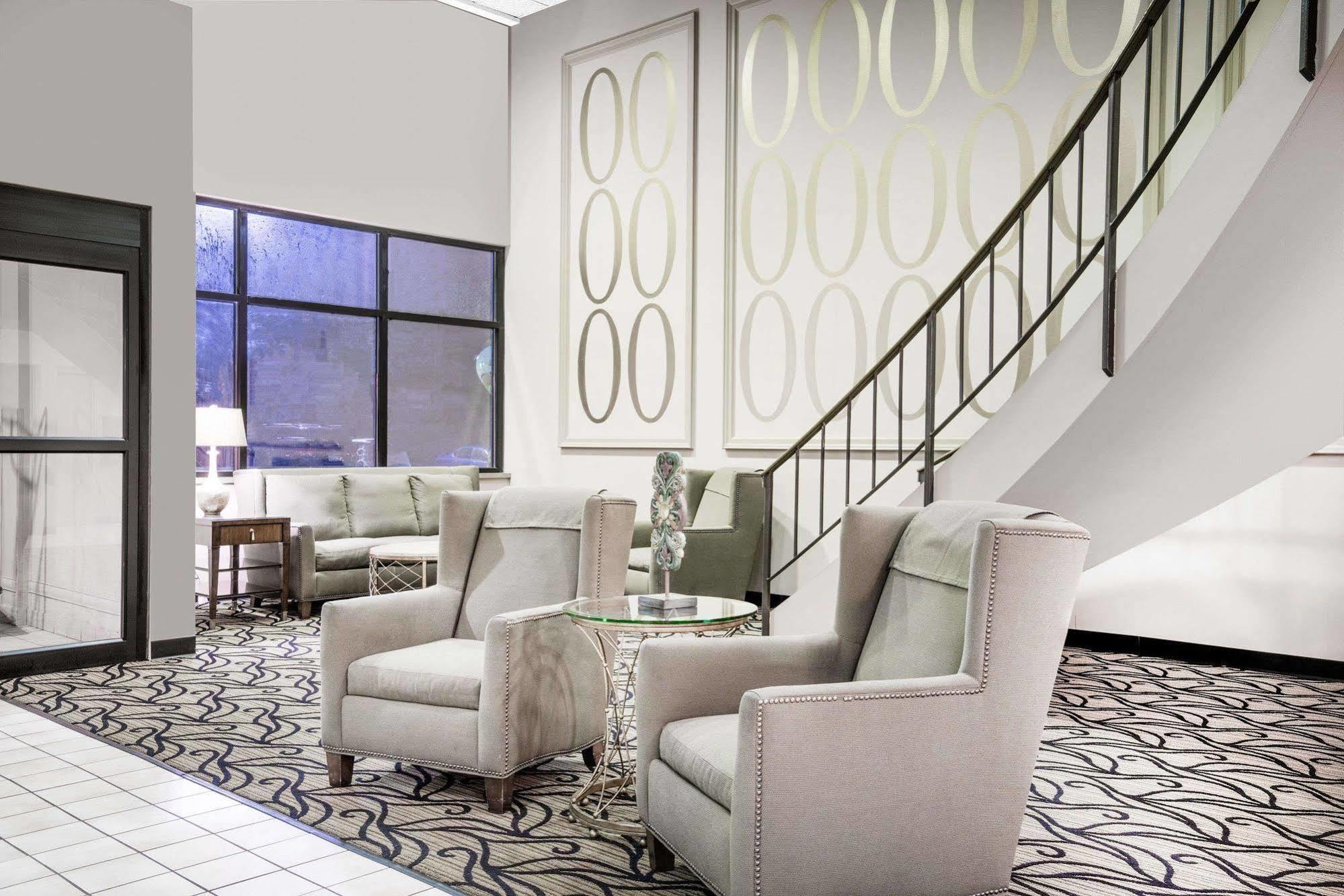 Days Inn Hotel & Conference Center Ла-Кросс Экстерьер фото